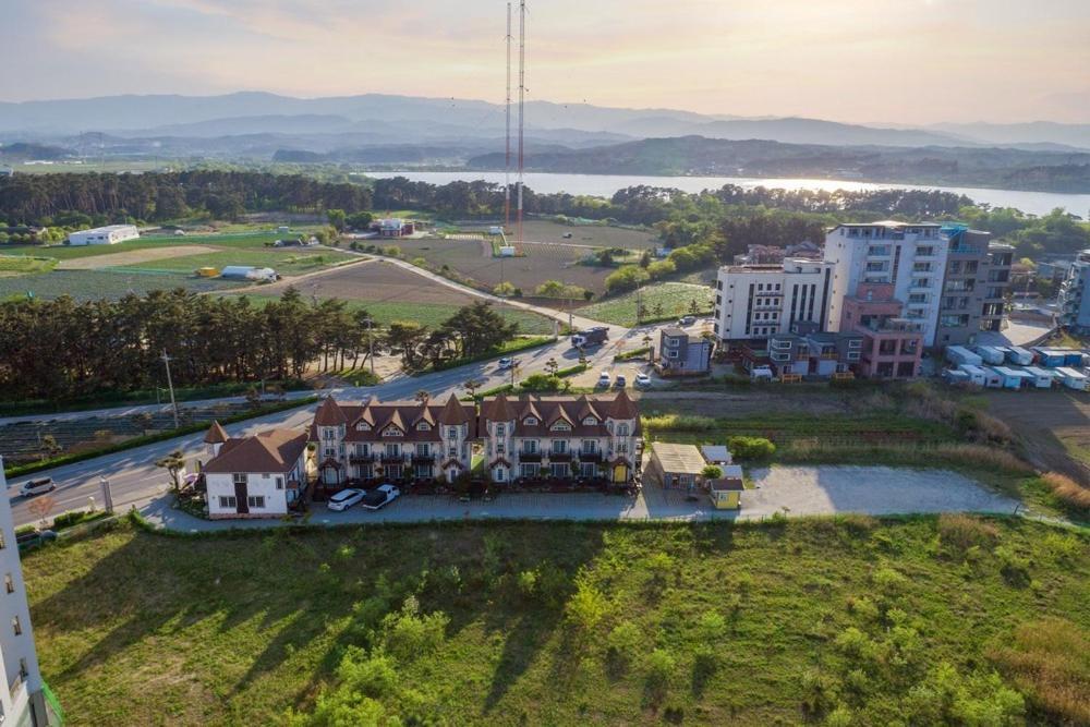 Santa Beach Pension Gangneung Exterior foto